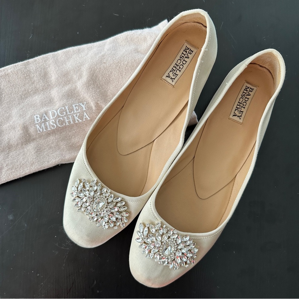 Badgley Mischka Womens Sz 10 Pippa Ballet Flats Ivory Satin Crystal Rhinestones